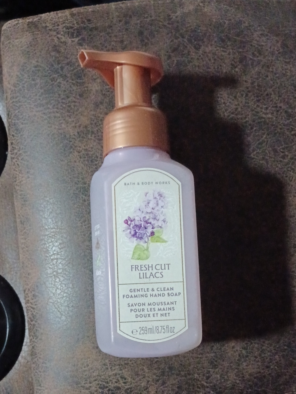 4/$40 New Bath & Body Works "Fresh Cut Lilacs" Foaming Hand Soap - 259 mL Pump